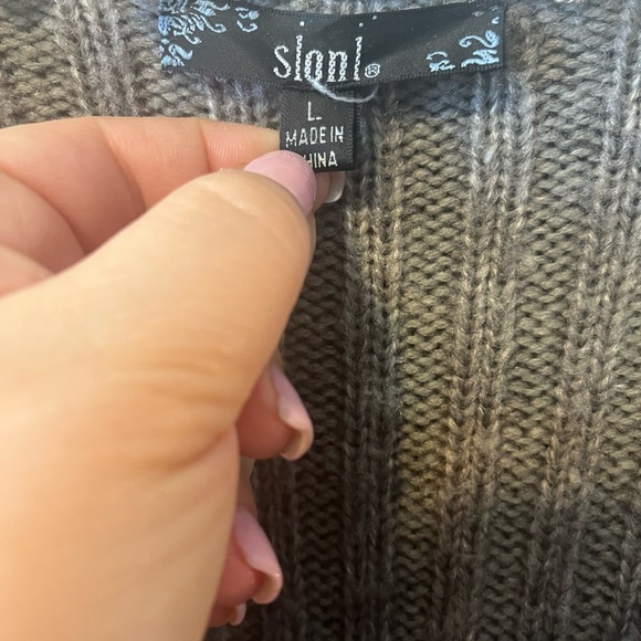 Long stylish wool sweater - Picture 13 of 13